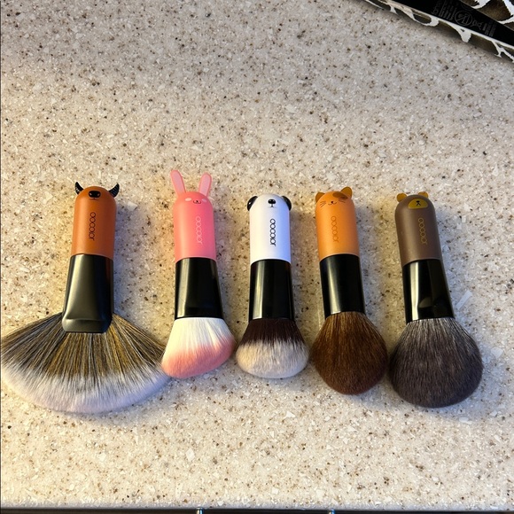docolor Other - Adorable Animal Makeup Brush Set - Pink, White, Brown, Gray